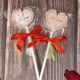 Coffret-gourmand-Je-taime-petit-sucettes (1)