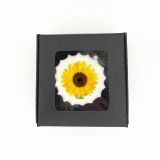 Boîte de 3 meringues personnalisées - noire (Fleur - tournesol)