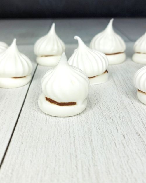 Sachet de 10 meringues fourrées au chocolat