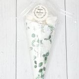 Cône de meringues - fleurs - blanc