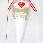 Cône de meringues – dentelle 1 – fête des mères