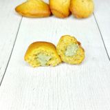 Madeleines fourrées pistache coupe